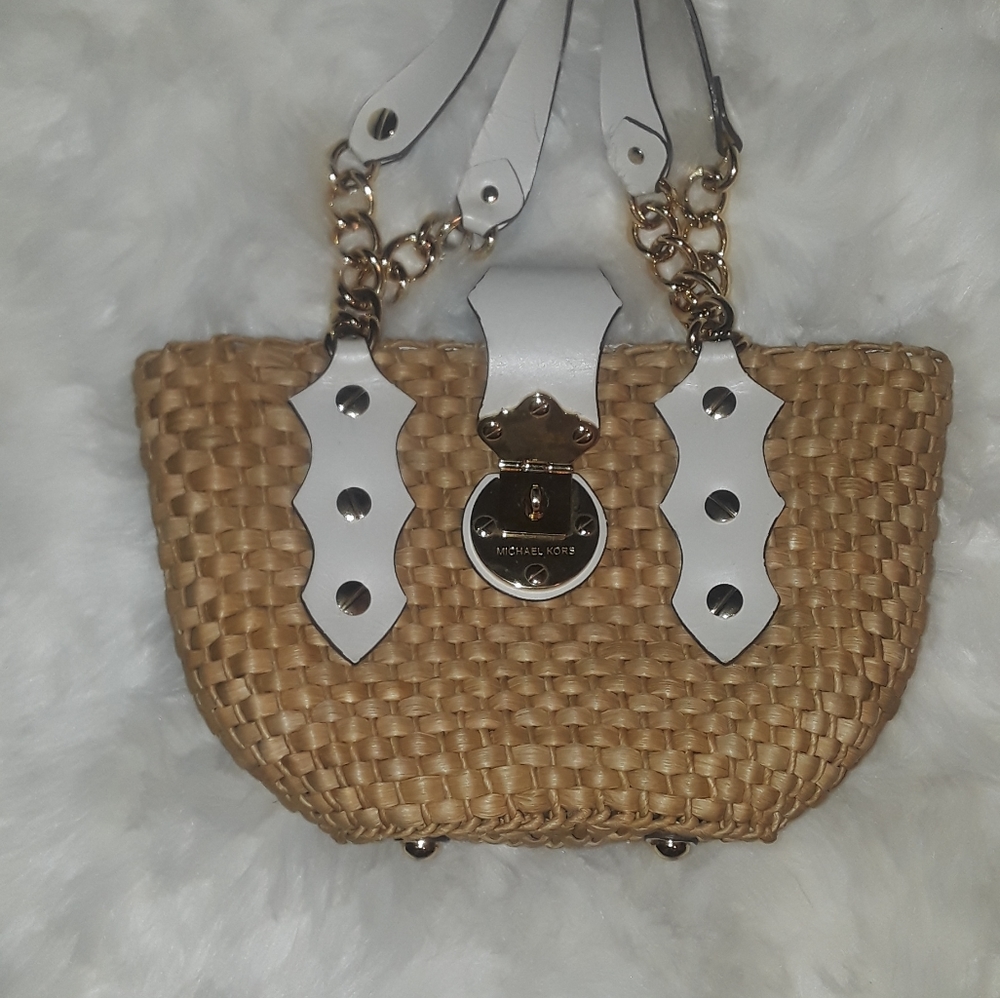 MICHAEL KORS STRAW PURSE